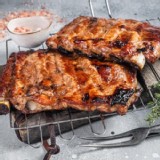 【主廚秘傳】燒烤豬肋排(附贈醬汁)650g±8%(半排、約5根)【只2組】