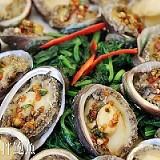 極品帶殼活凍鮑魚 特價：$320