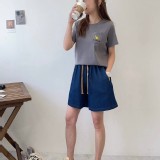 🏠顯瘦深藍牛仔短褲♥️ 特價：$270