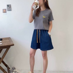 🏠顯瘦深藍牛仔短褲♥️ 特價：$270