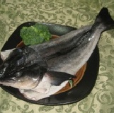 海鱺魚蝴蝶切 (1隻入,750±60公克)產地:台灣屏東~整尾去青處理,頭及龍骨巳分切,1魚2吃或3吃,都便利哦~