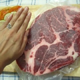 美國安格斯梅花沙朗牛排~比臉大20盎司~