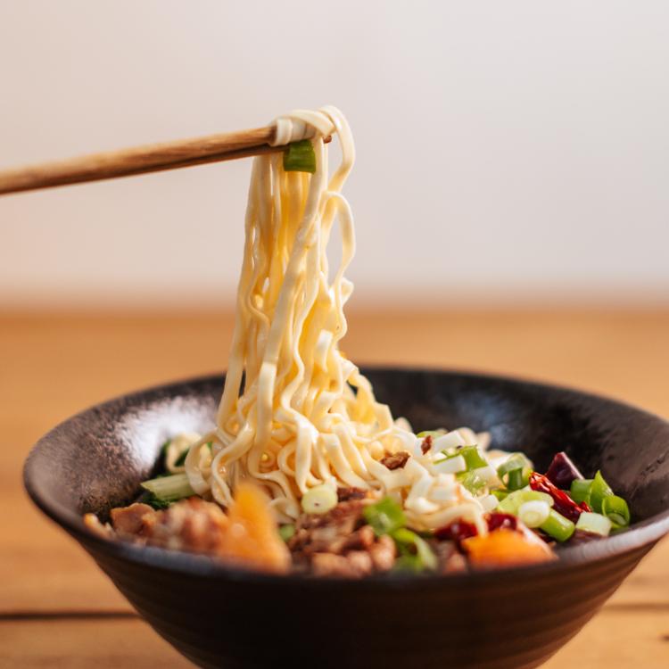 【疲老闆】紅燒排骨麵