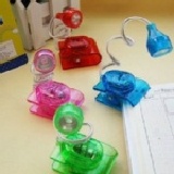 LED夜視讀書燈-學生用 萬用小夾燈～夾在帽子可當頭燈！ 特價：$29