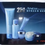 AVON雅芳新活光嫩顏藍寶組(五件組)~可代購AVON雅芳每期目錄商品 特價：$550