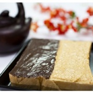 花生巧克力 特價：$12