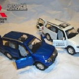 MITSUBISHI PAJERO 1:32 聲光合金迴力車 白、香檳金、橘、藍