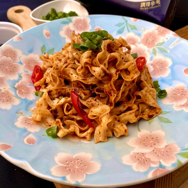 【主廚秘傳】苗族秘傳手炒辣醬乾拌麵