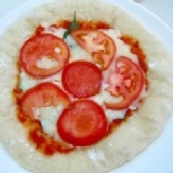 瑪格麗特 蕃茄+九層塔 特價：$32