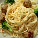 肉丸奶油白醬義大利麵 360g (含麵、醬) 手工肉丸~