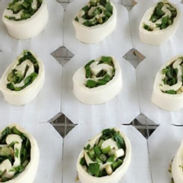 香鹹蔥花捲 規 格： 90g±5g /顆，6入/袋