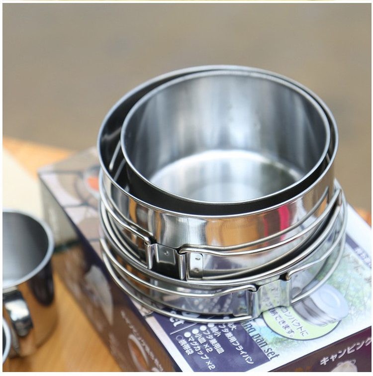 キャンピング，コンパクトに，できます。フタ兼用フライパン，●フタ兼用皿，●小皿×2，●マグカップ×2，○携帯袋。