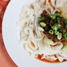 紅油擔擔粄條