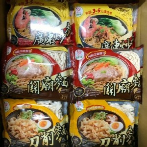 台南名產 金雞牌拌麵 /廣東炒麵/刀削麵 /關廟麵