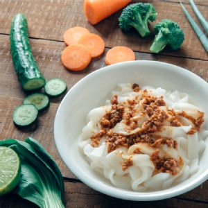 栗園米食客家風味粄條(沙茶肉燥)