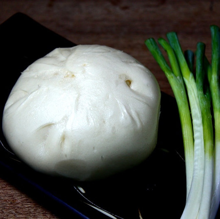 【包狀元老麵包子店】★香筍黑豬肉包★(4 入 ) ８成瘦肉黃金比例，麵皮超Q，每一口都是天然老麵香氣