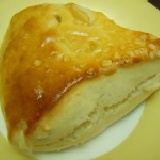 杏仁大司康 市價一個55元4個/盒只要99元