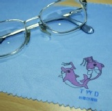 手機眼鏡擦拭布（3入） 手機的親密按摩師 Q版白海豚全新上市，讓您走在時尚與保育尖端。