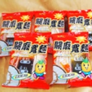 關廟寬麵-麻辣(5包裝) 3Q關廟寬麵(葷) 特價：$63