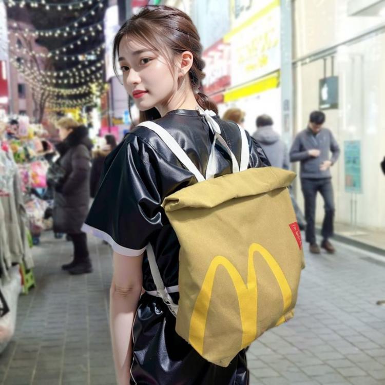 免運!【麥當勞包包】McDonald's造型包 紙袋 背包 後背 1入 (3入,每入381.7元)