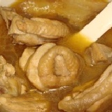 一碗麻油雞 簡單.快速.美味.方便.麻油香氣撲鼻.一人吃一碗剛剛好.一人份有550-600g哦! 特價：$85