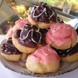 脆皮巧克力小泡芙 脆皮巧克力小泡芙 牛奶 草莓 12入裝$100元(大人小孩都愛吃)推薦大家