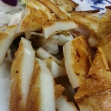 活凍軟絲 口感佳，簡易做法:可炒，三杯軟絲或火鍋料也可烤哦