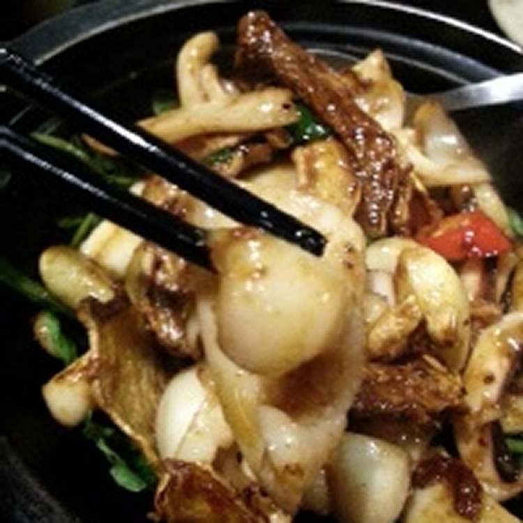 活凍軟絲 口感佳，簡易做法:可炒，三杯軟絲或火鍋料也可烤哦