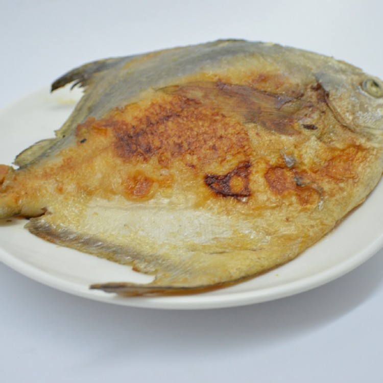 白鯧魚，肉質鮮甜、保存便利，簡易做法:香煎白鯧魚