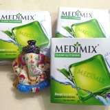 印度先生與娜娜小姐~印度國民香皂MEDIMIX 綠色吐司皂100g，乾性肌膚 特價：$430