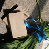 艾草香茅苦茶油手工皂 買一送一,中乾肌, 艾草粉, 香茅精油, 洗臉, 沐浴, 洗髮, 熟成日3/15 特價：$55