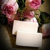 玫瑰苦茶油手工皂 中乾肌, 玫瑰香精, 洗臉, 沐浴, 洗髮, 熟成日5/1 特價：$40