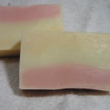 玫瑰橄欖油手工皂 特價：$35