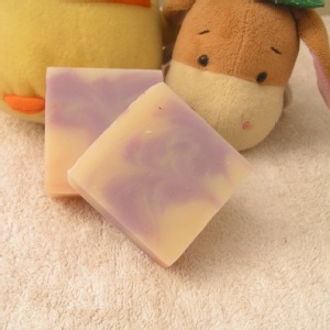 小蒼蘭潔淨緊膚皂 特價：$40