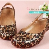 crocs 卡骆驰 豹纹 美琳蒂 女鞋 金色