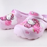 2011新款Crocs 3D立體童鞋洞洞鞋 4D凱蒂貓 特價：$385