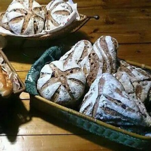 半麥堅果麵包