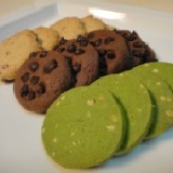 綜合B款-抹茶杏仁奶酥+招牌黑ㄋㄟㄋㄟ+蔓越莓酥 / 盒 特價：$95