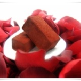 ＊Flora 72%法式玫瑰生巧克力＊ 迷你包～淡淡玫瑰香搭配生巧克力～清爽滋味等您品嘗～( 約60g / 9顆 / 包 ) 特價：$70