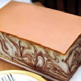 大理石蛋糕 ★有著淡淡的巧克力香及酒香，吃起來不膩哦！