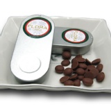 Flora伊利安35%牛奶巧克力珠 香濃的牛奶巧克力珠～嘗鮮的迷你鐵盒裝～攜帶方便～ 特價：$35