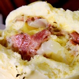 ＜義大利培根起司包＞撕開後超感動