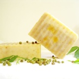 夏日淨白美膚系列 ~ 冬瓜綠豆粉悅澤淨白洗顏皂 特價：$68