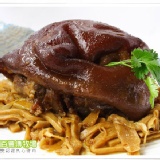 滷筍乾蹄膀(附筍乾滷汁1包) 特價：$199