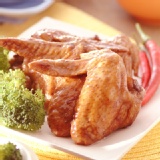 《新巴黎》香草雞翅►鮮嫩雞肉汁交雜著麻辣香草 特價：$147