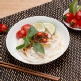 栗園米食客家風味粄條(泰式打拋醬) 特價：$30