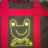 超耐用保冷袋-黑色紅織帶青蛙 特價：$279