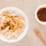 栗園米食客家風味粄條(干貝XO醬) 特價：$30