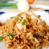 沙茶雞肉炒飯 特價：$35