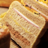 法藍四季-家庭號-素肉鬆全麥火腿起酥三明治